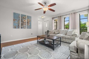 Living area - Sunny Cape Escape (Cape Coral)