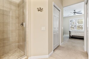 Hair dryer, towels, soap, shampoo - 2/2 Condo in Tortuga Preserve, Fort Myers! (Fort Myers)