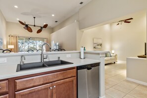 Interior - 2/2 Condo in Tortuga Preserve, Fort Myers! (Fort Myers)