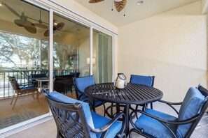 Outdoor dining - 2/2 Condo in Tortuga Preserve, Fort Myers! (Fort Myers)