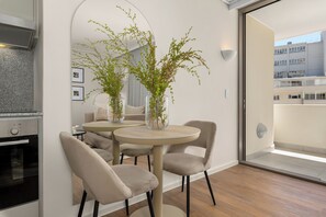 Dining - Dolce Vita | Modern Sea Point Retreat (Cape Town)