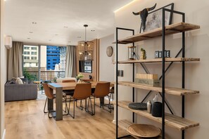 Dining - Central Cape Town | Mountain Views, Pool and Gym (Cape Town)
