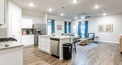 Brand new home, five bedroom, 3 bath, 9 beds