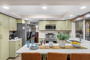 Private kitchen - Salty Dog Hideaway (North Fort Myers)
