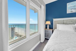2 bedrooms, iron/ironing board, free WiFi, bed sheets - 🌊Large Balcony-Gulf Views-Multiple Pools-Shores of Panama 1525🌊 (Panama City)