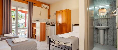 1 dormitorio, tabla de planchar con plancha, wifi gratis y ropa de cama