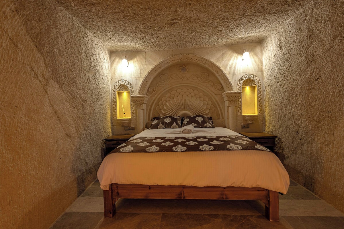 Habitación Deluxe doble, vistas al jardín | Ropa de cama de alta calidad y escritorio