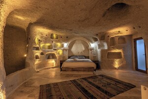 Deluxe Apartment, 2 Bedrooms, Terrace, Garden View | Premium bedding, desk, laptop workspace, iron/ironing board