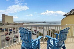 Property grounds - Bubbles Up ~ Beachfront & Top Corner Balcony (Folly Beach)