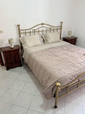 Fer et planche à repasser, Wi-Fi, draps fournis