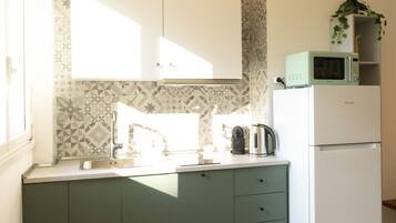 Réfrigérateur, micro-ondes, lave-vaisselle