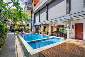 室內游泳池