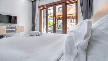 Deluxe Suite | Desk, free WiFi, bed sheets