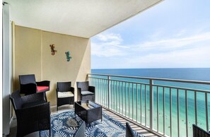 Property grounds - ☀️Gulf FRONT-Pools+Hot Tubs-Emerald Beach 2030☀️ (Panama City Beach)
