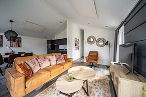 TV - Vakantiepark Aan de Maas - Gelderse Lande (Kerkdriel)