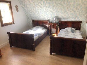 3 bedrooms, iron/ironing board, WiFi, bed sheets - Gîte Le Colombet Au Coeur du Périgord Noir (Audrix)