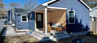 3-bedroom 2-bath family-friendly Midships Cottage w/AC in Town Bank walk 2 beach