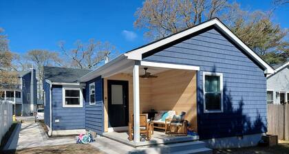 3-bedroom 2-bath family-friendly Midships Cottage w/AC in Town Bank walk 2 beach