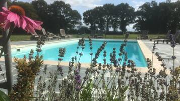 Piscine extérieure, piscine chauffée