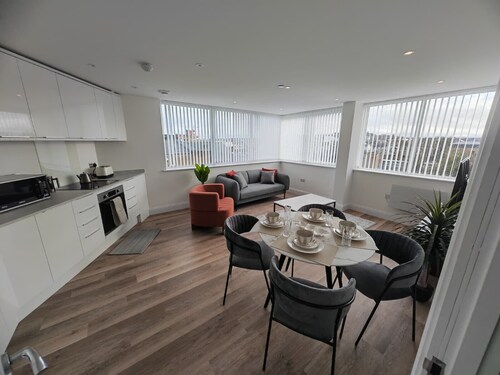The Cosy Quayside Apartment - Two bedroom/Parking