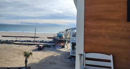 OCEANFRONT CB @ The Sea
Beside The North End Pier and Freeman Park