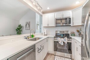 Microwave, oven, stovetop, dishwasher - Coastal Retreat, Walking Distance 2 Beach/Unit5 (North Myrtle Beach)