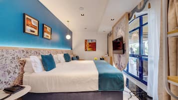 Double Room, Garden View | Desk, blackout drapes, iron/ironing board, free WiFi