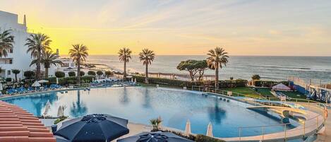 屋内プール、屋外プール