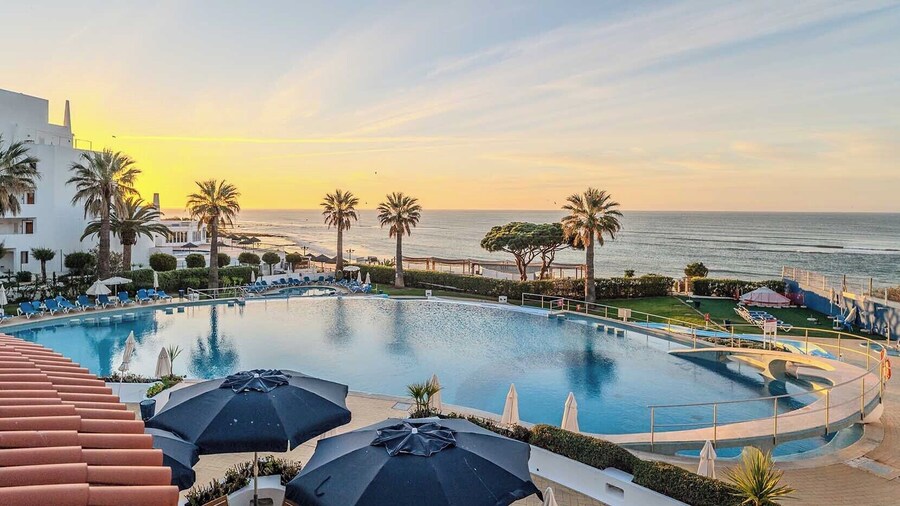 Monicca Collection Oura View Suites