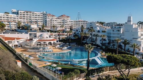 Monicca Collection Oura View Suites