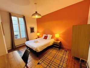 4 sovrum, skrivbord, wi-fi och sängkläder
