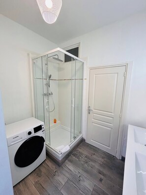 Hair dryer, towels - Le Millésime Barbatre | Centre-ville | 7 couchages (Reims)