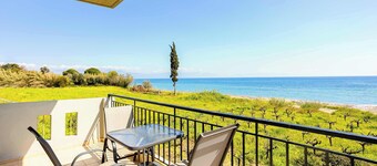 Beachfront Nest Memi, Koroni-Seaheaven House A4