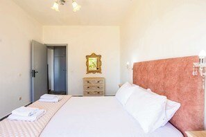 1 chambre, lit parapluie, Wi-Fi, draps fournis