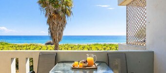 Beachfront Nest Memi, Koroni-Seaheaven House A2