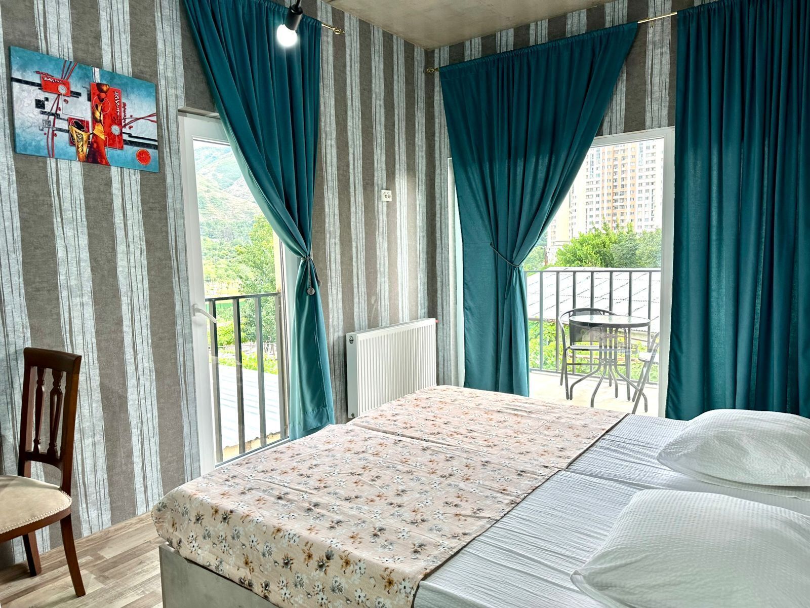 Habitación estándar con 1 cama doble o 2 individuales, no fumadores, vistas a la ciudad | Escritorio, cortinas opacas, sistema de insonorización