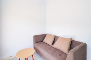 Lobby sitting area - Hotel O near Mangusada Hospital formerly (Mengwi)