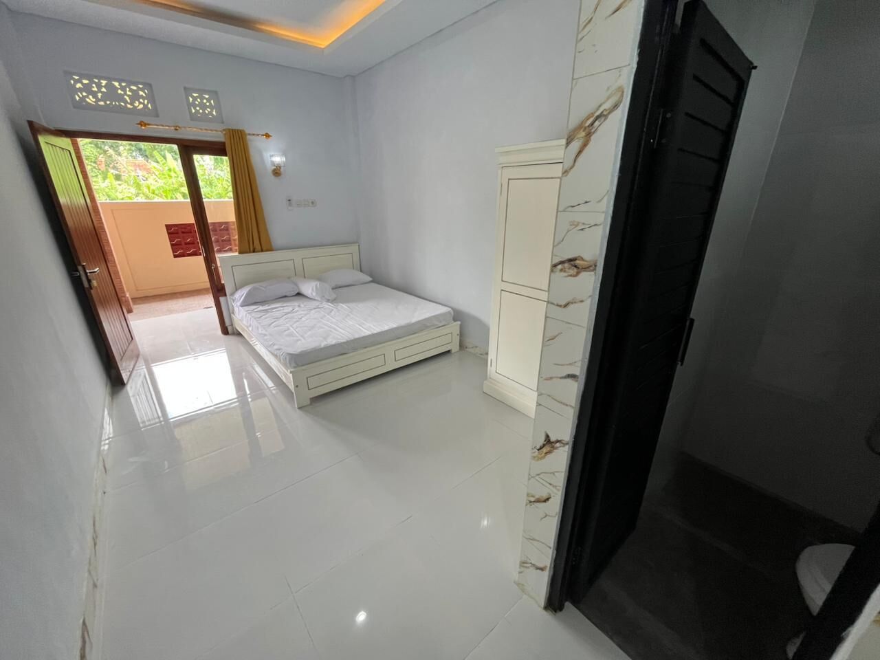 高級寢具、書桌、免費 Wi-Fi、床單