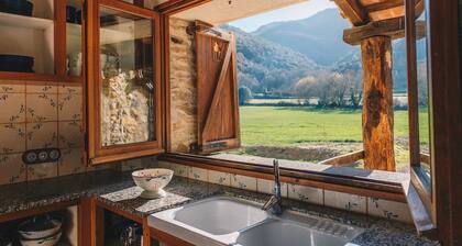 Holiday Home 'Can Blanc - 11 Persones' with Mountain View, Shared Pool and Wi-Fi