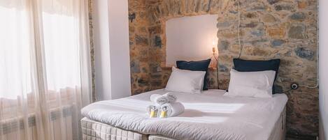 5 bedrooms, WiFi, bed sheets