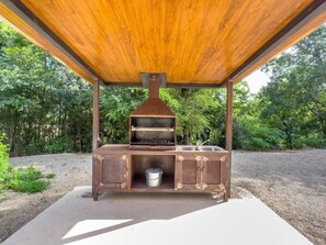 Property grounds - Can Blanc de Dalt – Spacious Apartment in Garrotxa Natural Park (Girona)