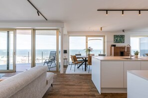 Interior - High Waves Ostend (Ostend)