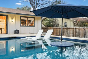 Outdoor pool, a heated pool - Lounge Poolside & Grill Stylish Space for Groups, Games/Foosball Mins to Domain (Austin)