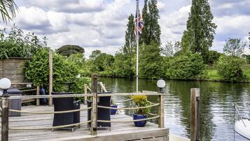 Cottage | Property grounds