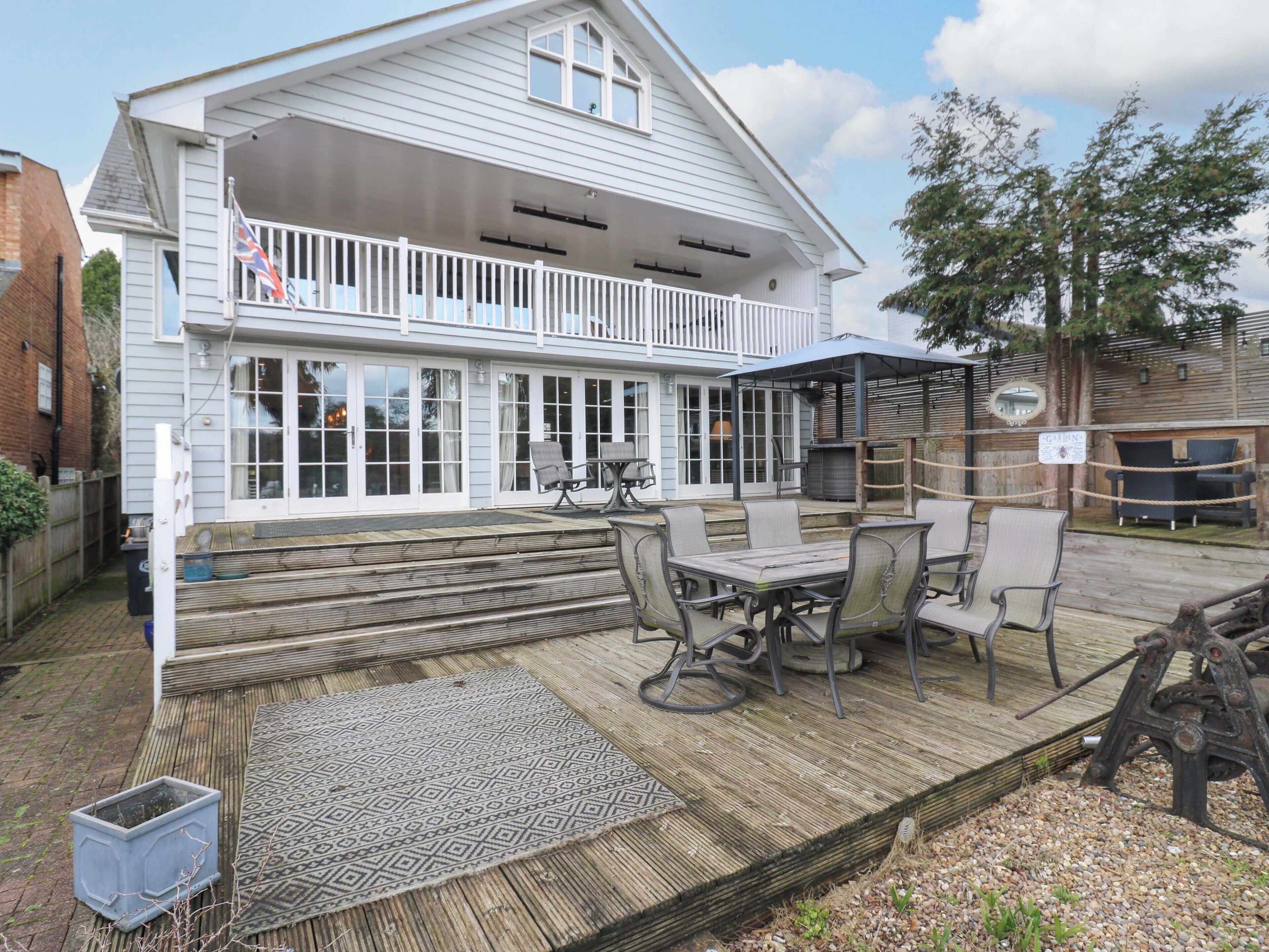 Khu ẩm thực ngoài trời