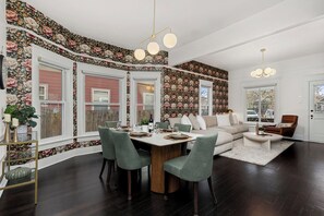 Maison, plusieurs lits, cuisine, vue jardin | Vue de la chambre