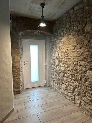 Backstage, außergewöhnlich Wohnen mit Stil, mit Whirlpool und Garten