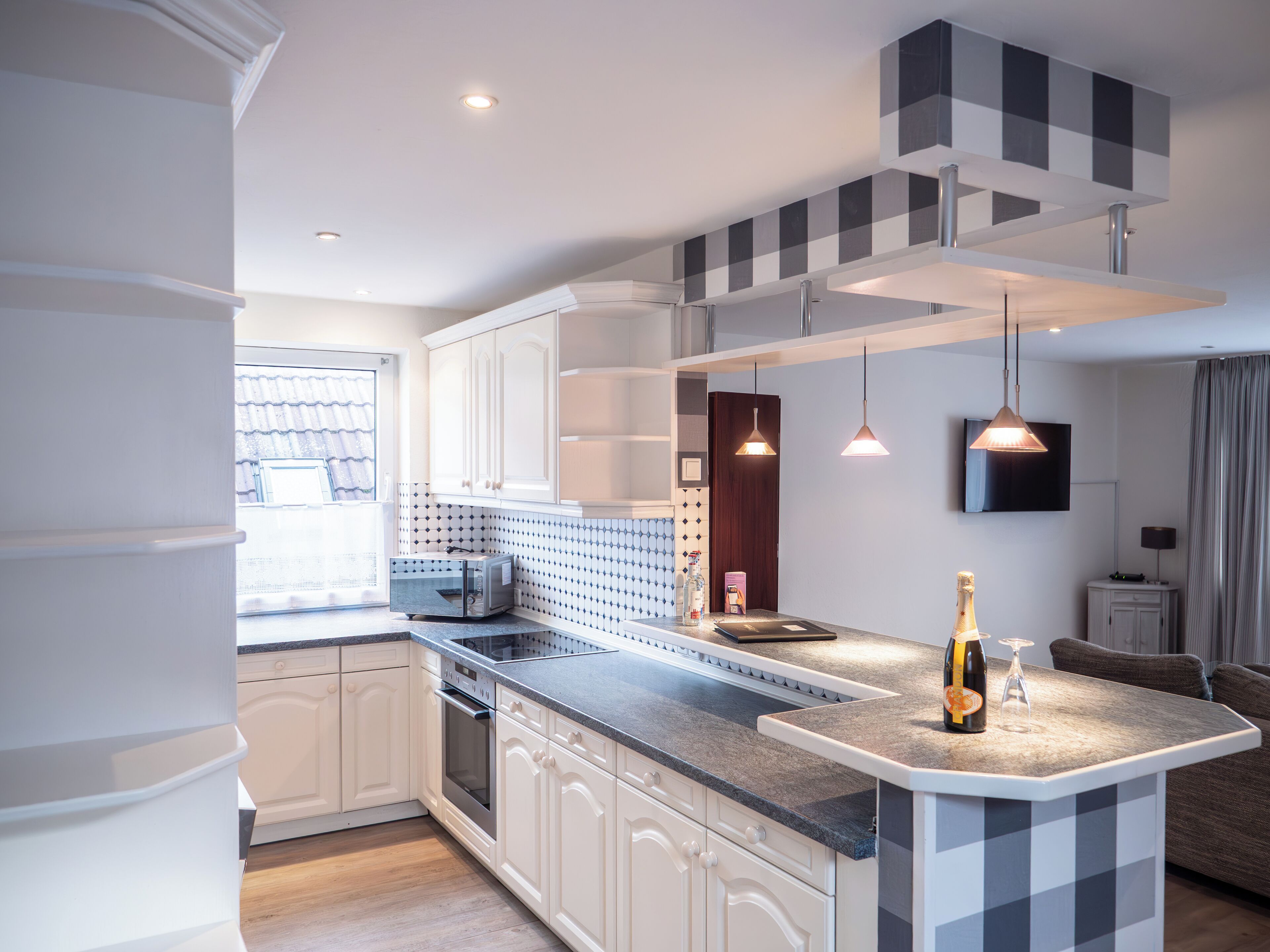 Căn hộ, 2 phòng ngủ | Bếp riêng | Tủ lạnh, lò vi sóng, lò nướng, bếp nấu 