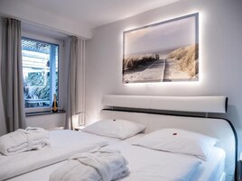 Apartamento, 1 habitación | Caja fuerte, escritorio, espacio para trabajar con un portátil