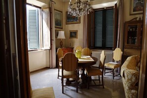 Dining - Villa Lilly, a short walk from the historic center of Lucca (Lucca)